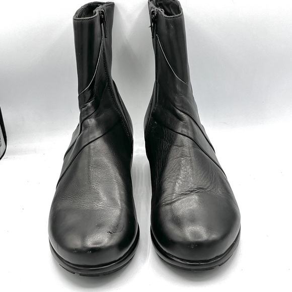 UC Ultimate Comfort 24/7 Black Leather Ankle Boots Women’s Size US 7 Side Zip - Picture 4 of 11